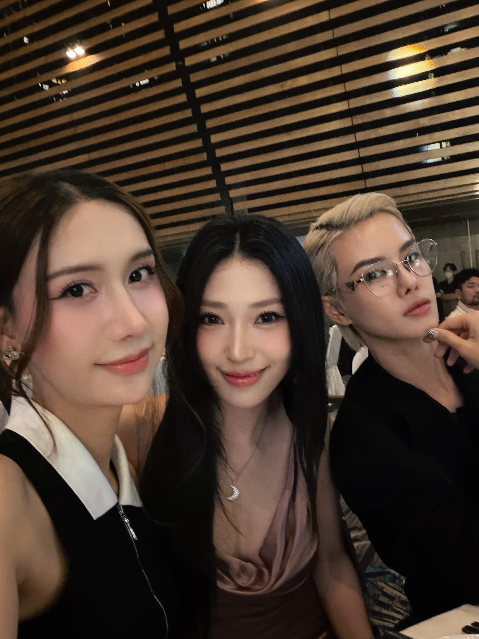 Bộ ba nghệ sĩ thân thiết