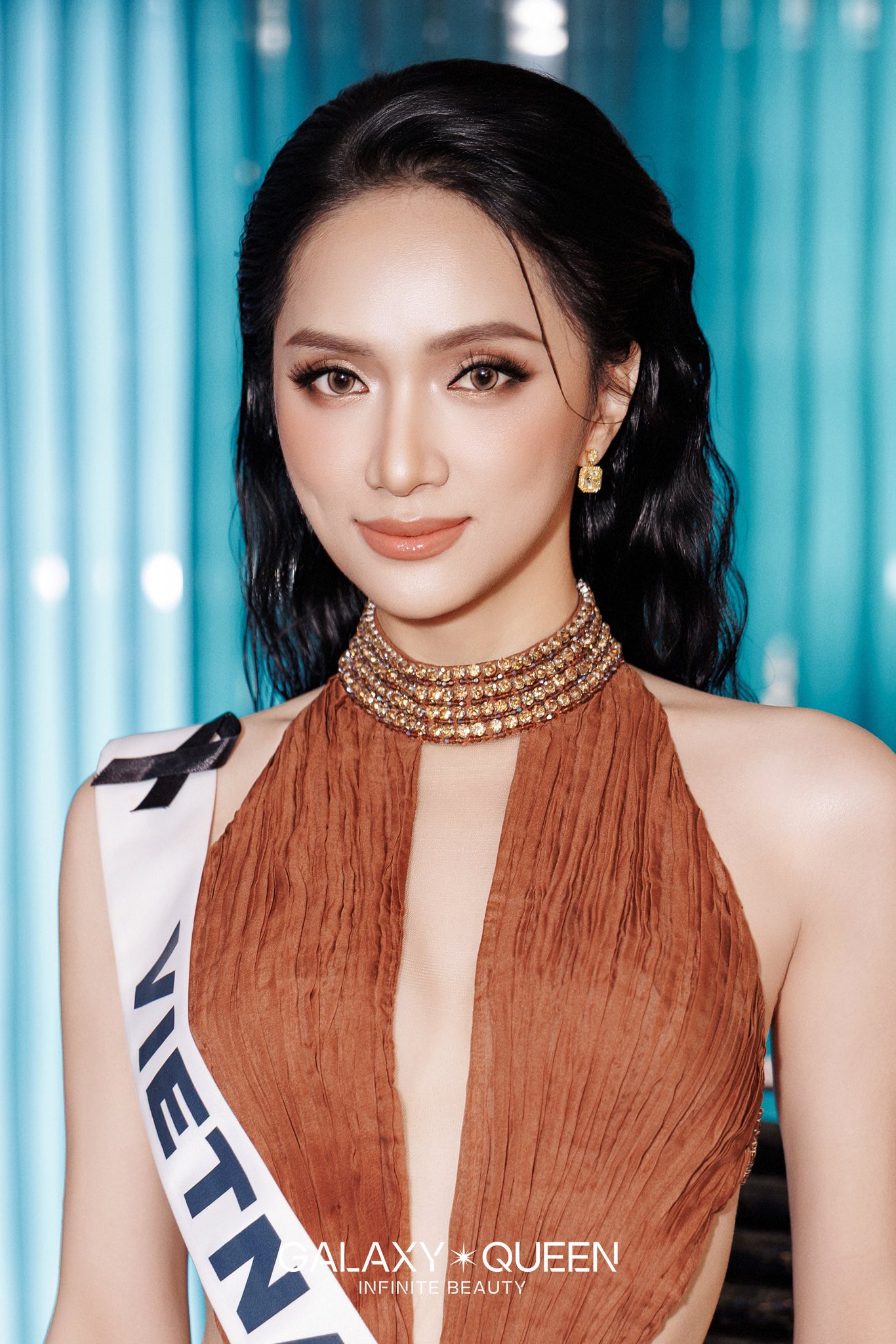 Tình thế nguy hiểm của Hương Giang tại Miss Universe- Ảnh 4. Hương Giang đã thể hiện phong độ ổn định và gây ấn tượng với năng lượng tự tin, thân thiện