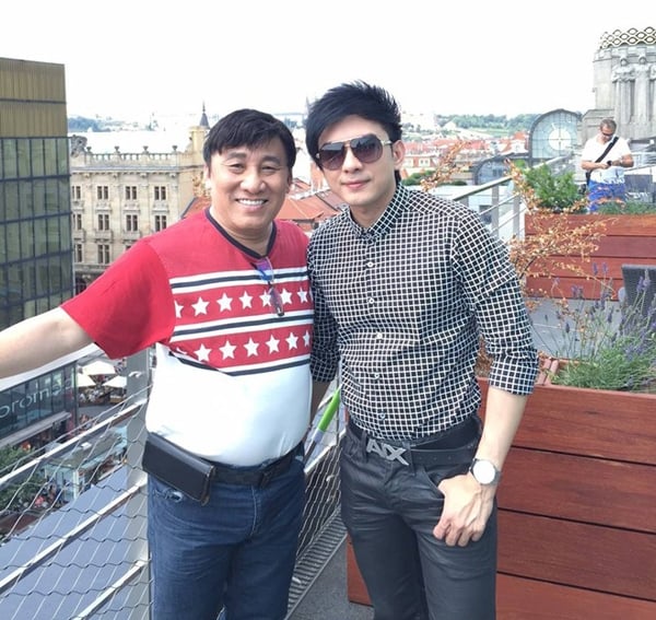 Ông bầu Hoàng Tuấn cùng ca sĩ Đan Trường