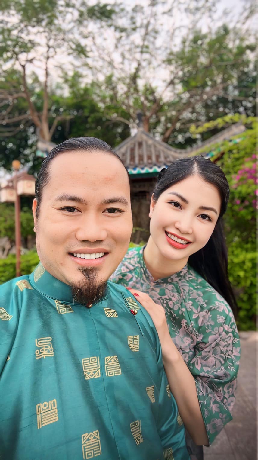 Vợ chồng Vượng Râu hạnh phúc bên nhau