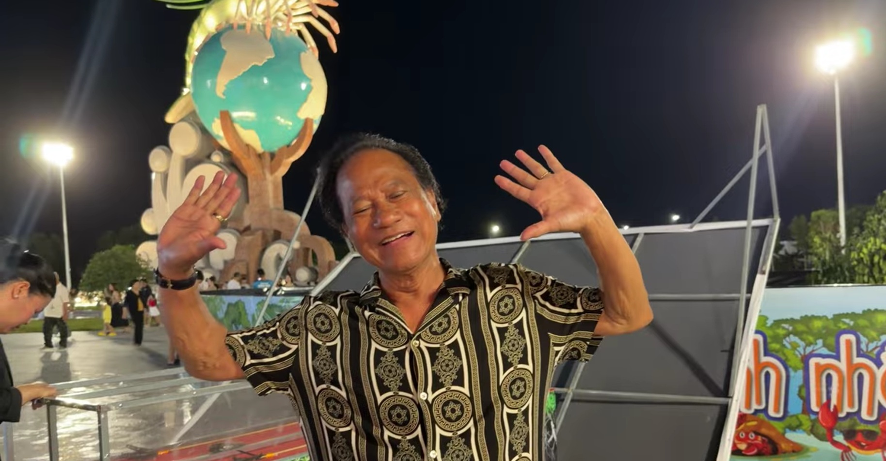 Danh ca Chế Linh giao lưu cùng người dân Cà Mau