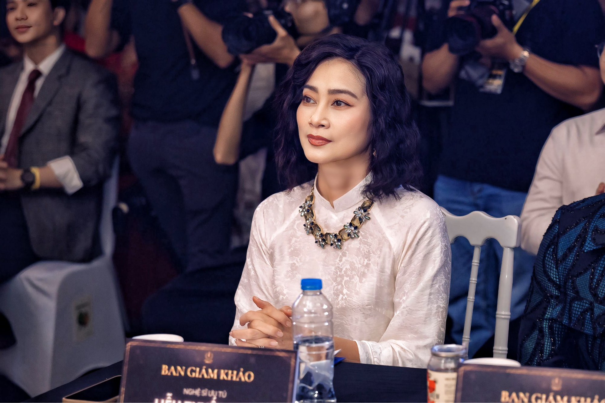 NSƯT Tuyết Thu cùng gia đình