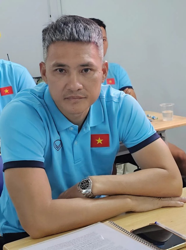 Công Vinh với mái tóc bạc