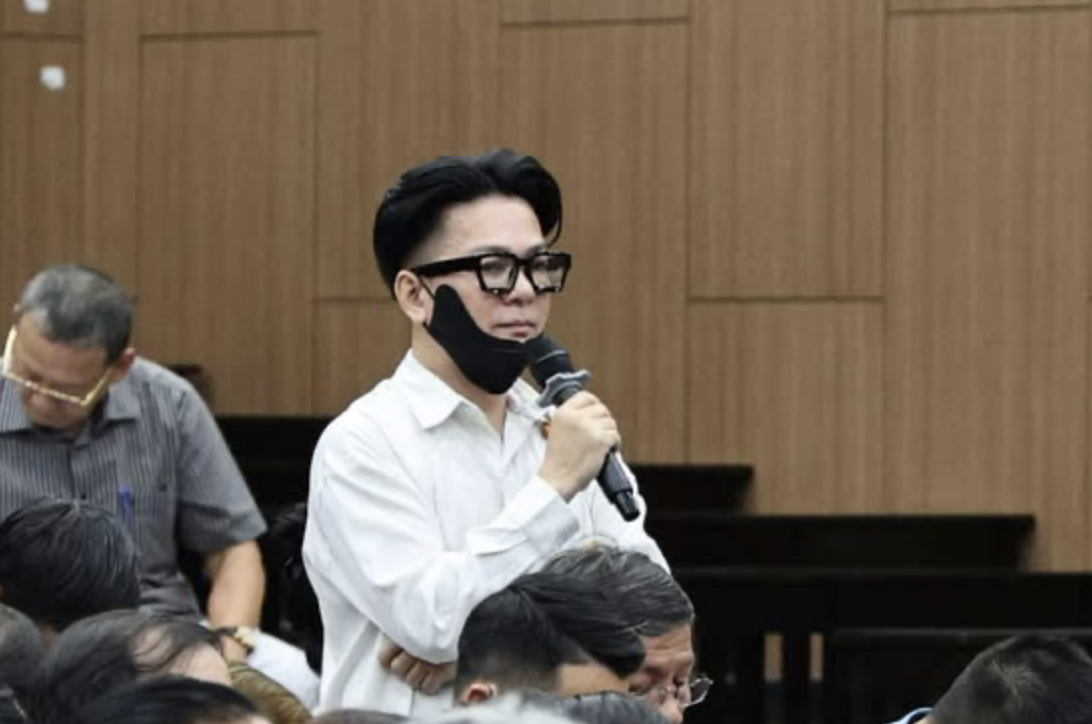 Ca sĩ Vũ Hà tại phiên toà