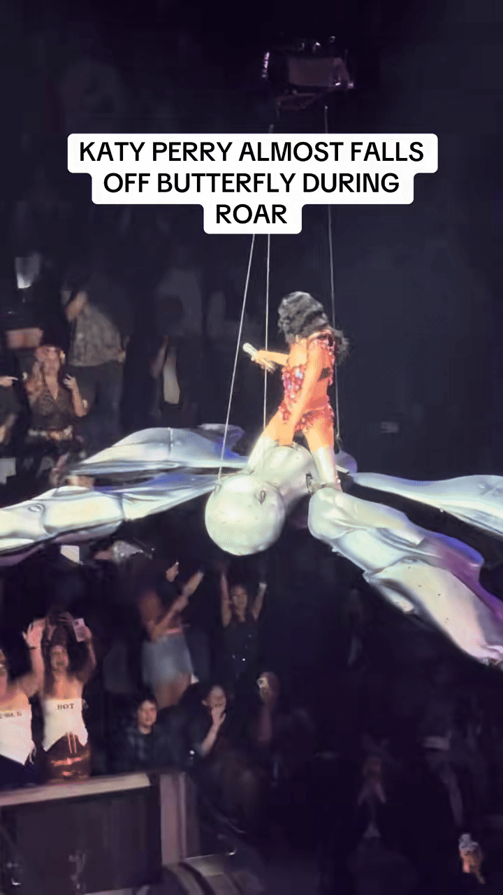 Katy Perry gặp sự cố khi trình diễn