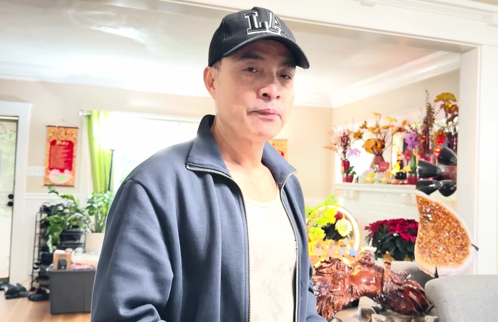 Ai dám nói Ngọc Sơn không giỏi? Ngọc Sơn là thiên tài, không giống người bình thường - Ảnh 2. Tuấn Cảnh nấu bún riêu cho Quách Tuấn Du