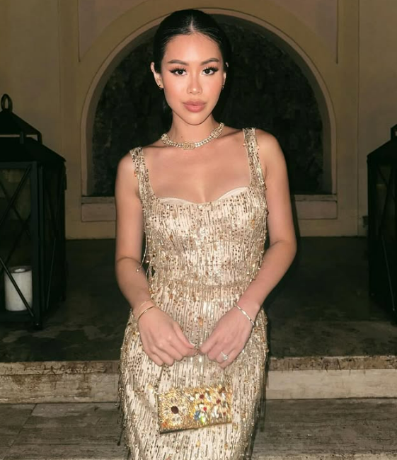 Phong cách thời trang chỉn chu của Tiên Nguyễn