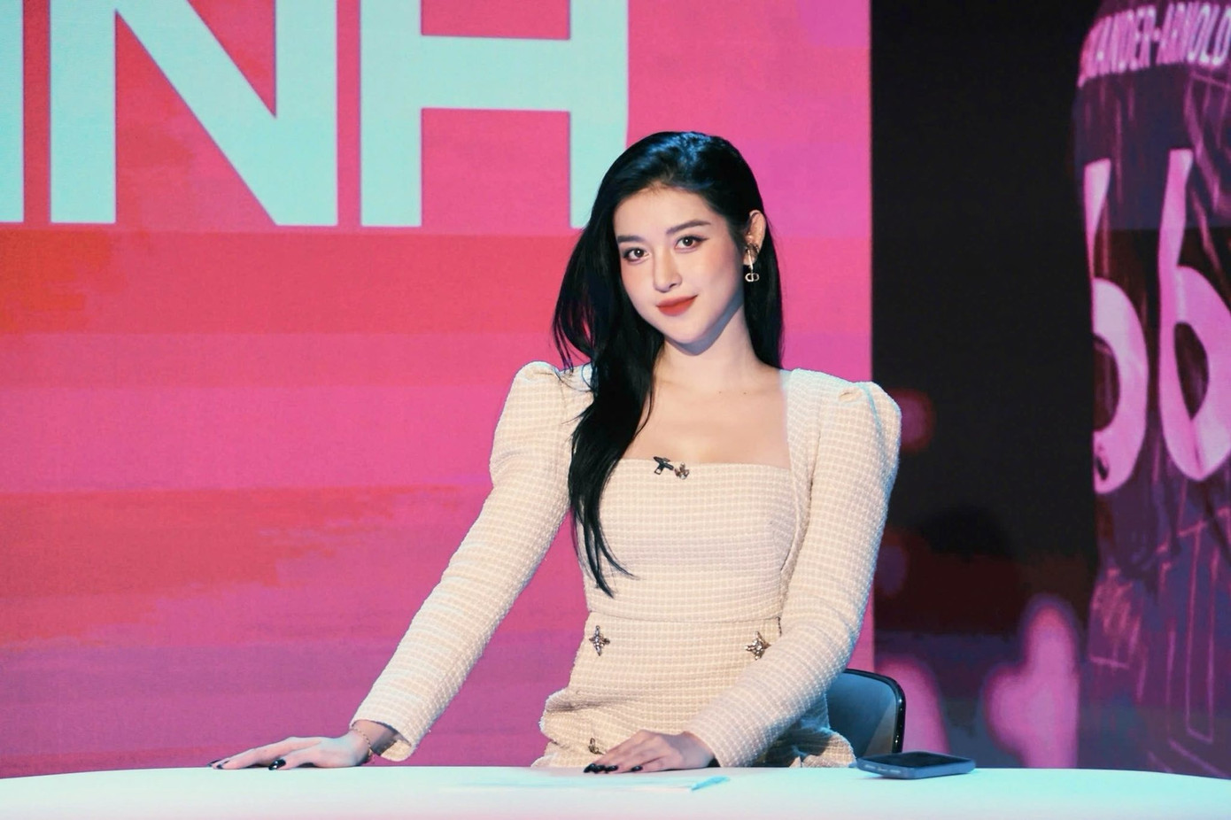 Huyền My và các đồng nghiệp