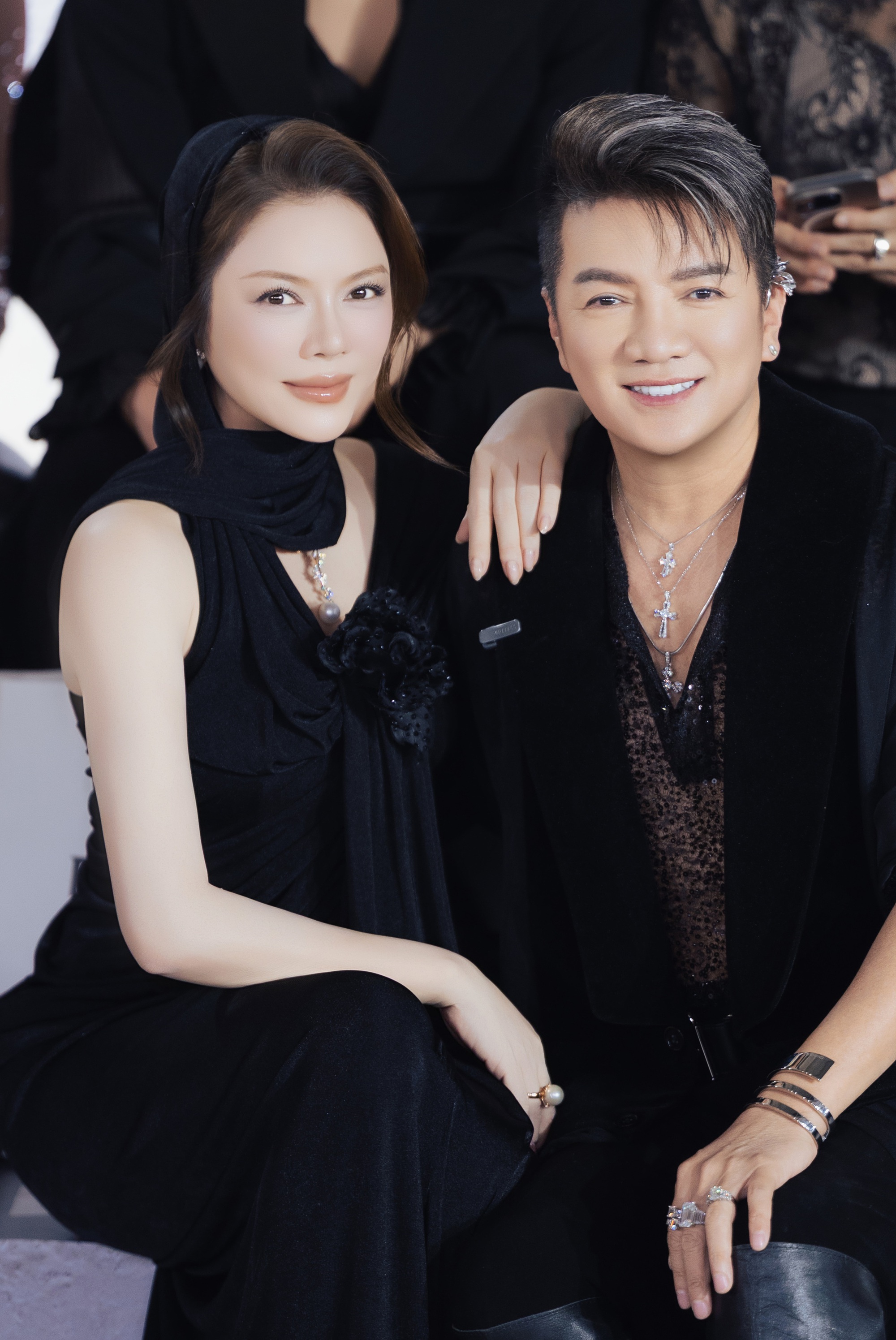 Lý Nhã Kỳ đeo kim cương tiền tỷ hội ngộ Đàm Vĩnh Hưng - Ảnh 2 Lý Nhã Kỳ và Đàm Vĩnh Hưng tại sự kiện