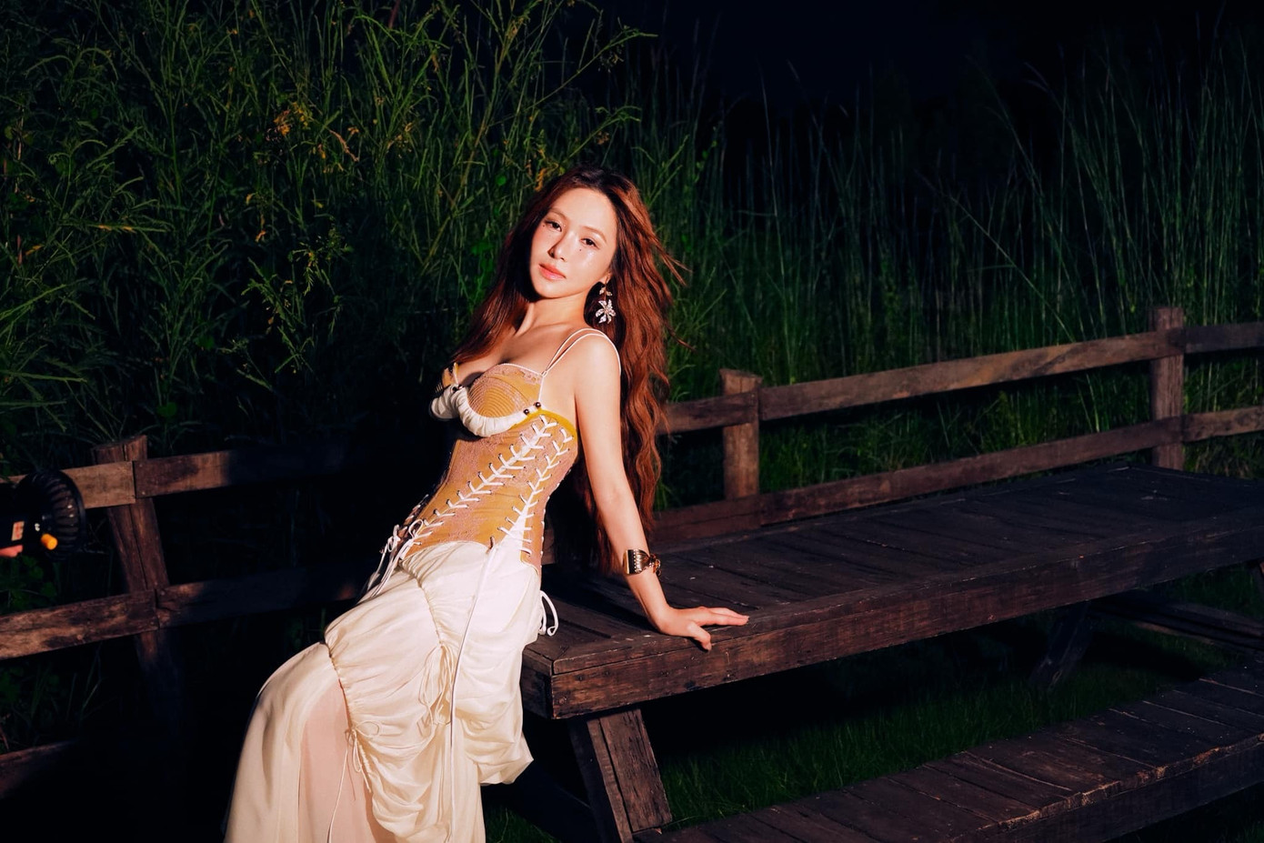 Cú tái xuất chưa bùng nổ của Hương Tràm