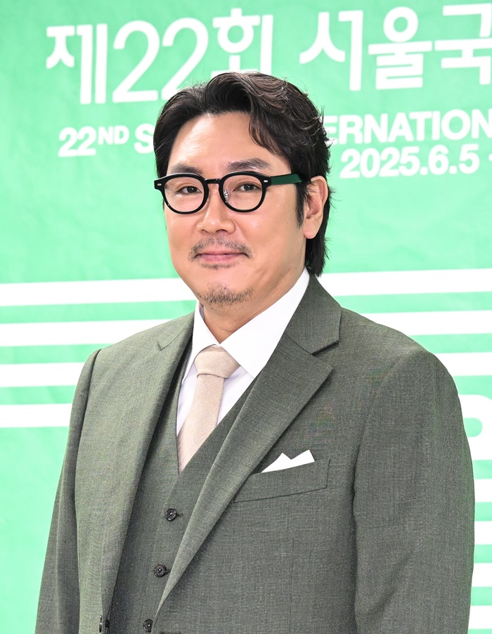 Jo Jin Woong giải nghệ sau khi bị bóc liên hoàn phốt chấn động Jo Jin Woong giải nghệ sau bê bối