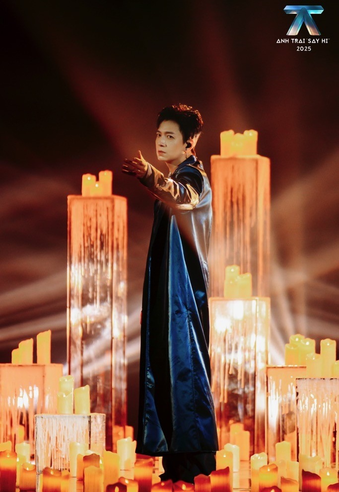 Ngô Kiến Huy được HIEUTHUHAI hỗ trợ phần thi solo