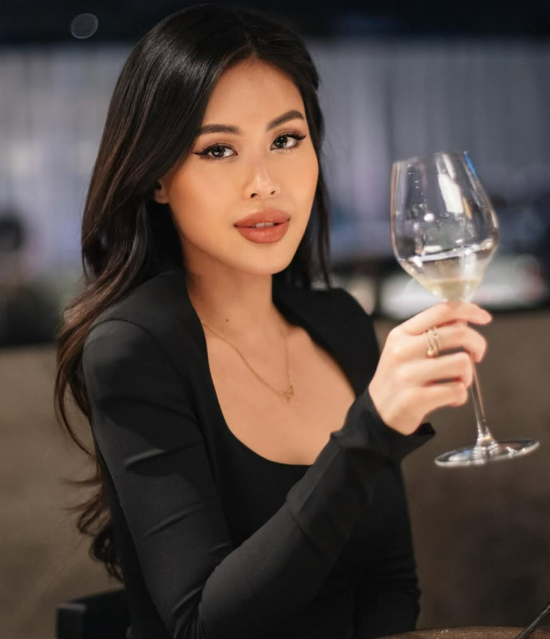 Hình tượng quý cô cá tính, sang chảnh