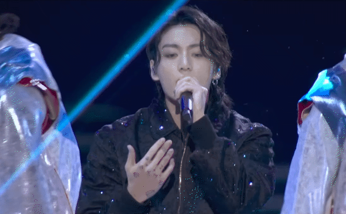 Jung Kook biểu diễn Dreamers tại World Cup 2022 Màn trình diễn Dreamers mở màn World Cup